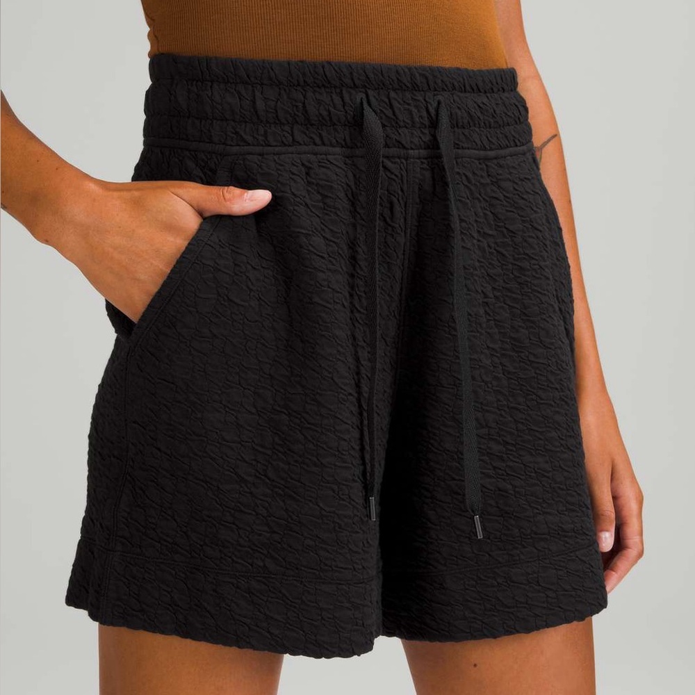 Lululemon Rippled Super-High-Rise‎ Short 5"